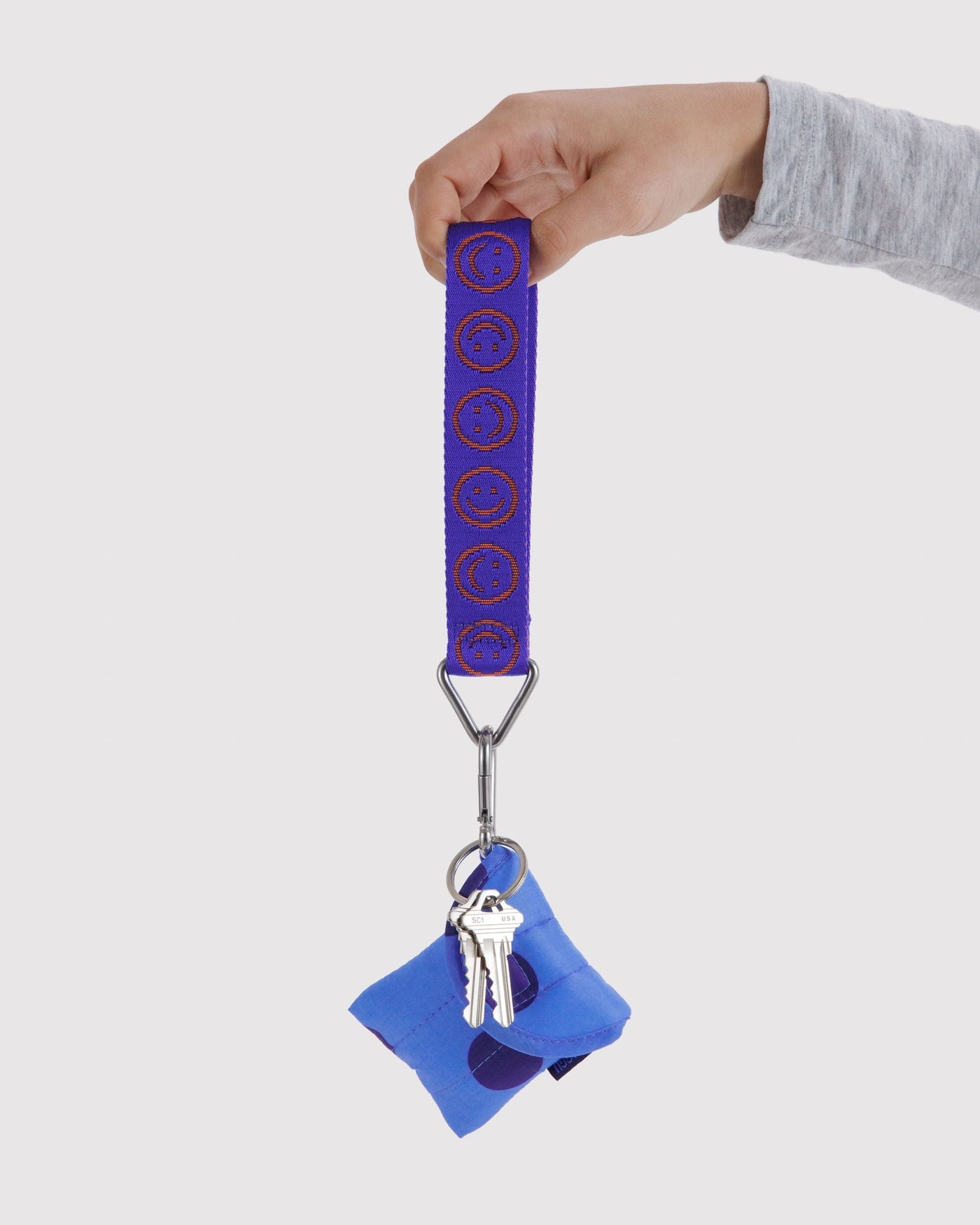 Logo Keychain R5