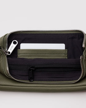 Recycled Leather Pochette K4