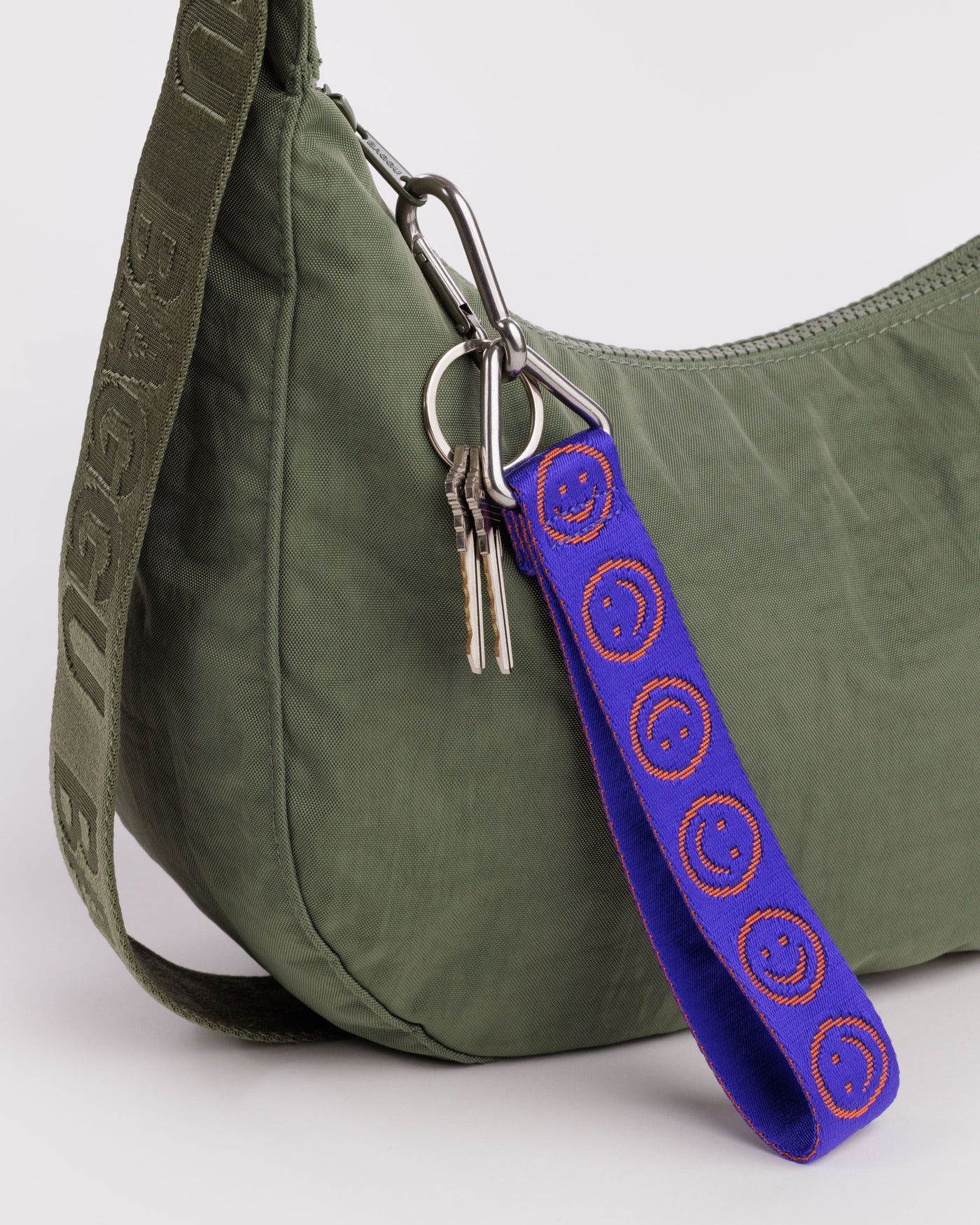 Logo Keychain R5