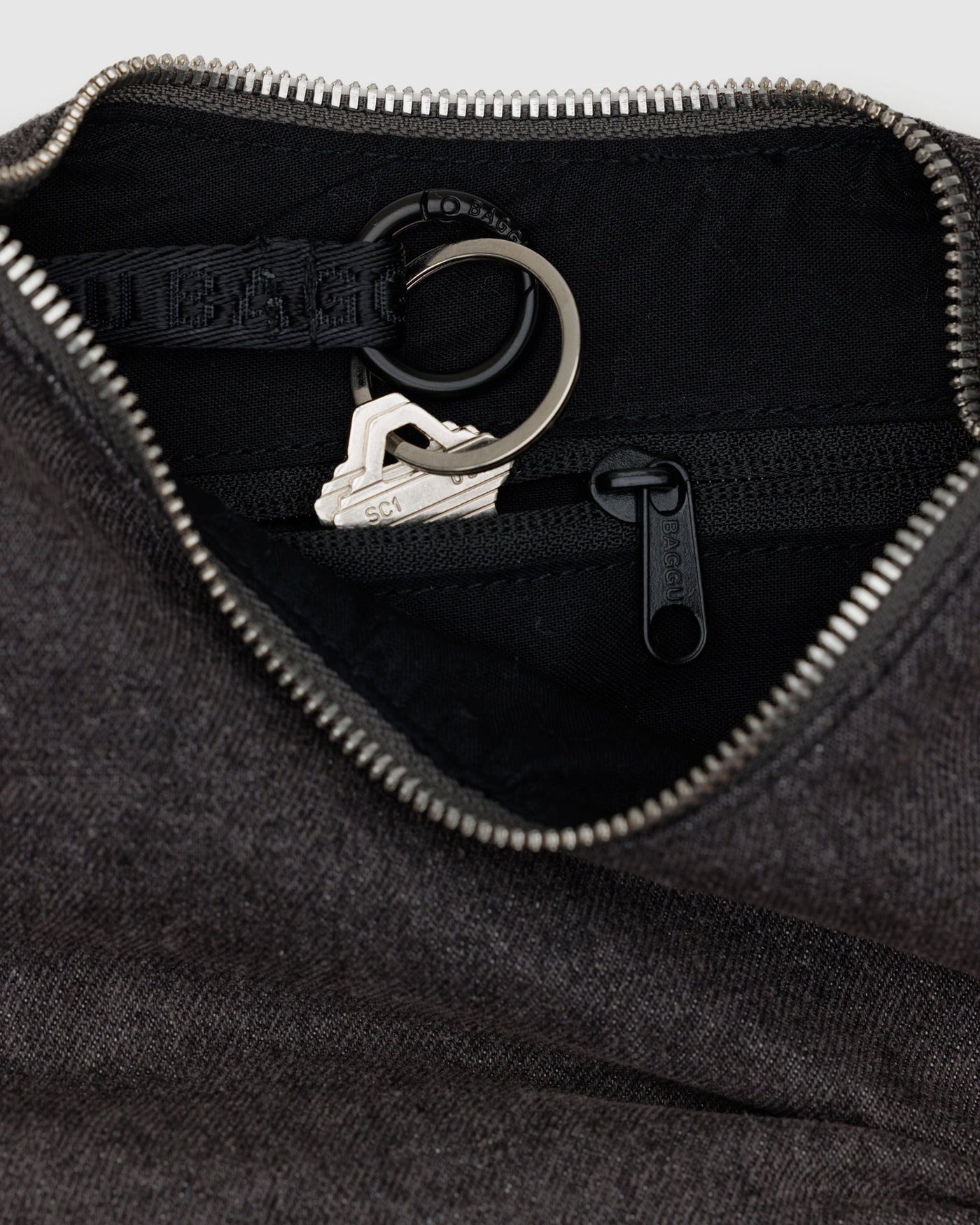 Small Denim Crescent Bag Z0